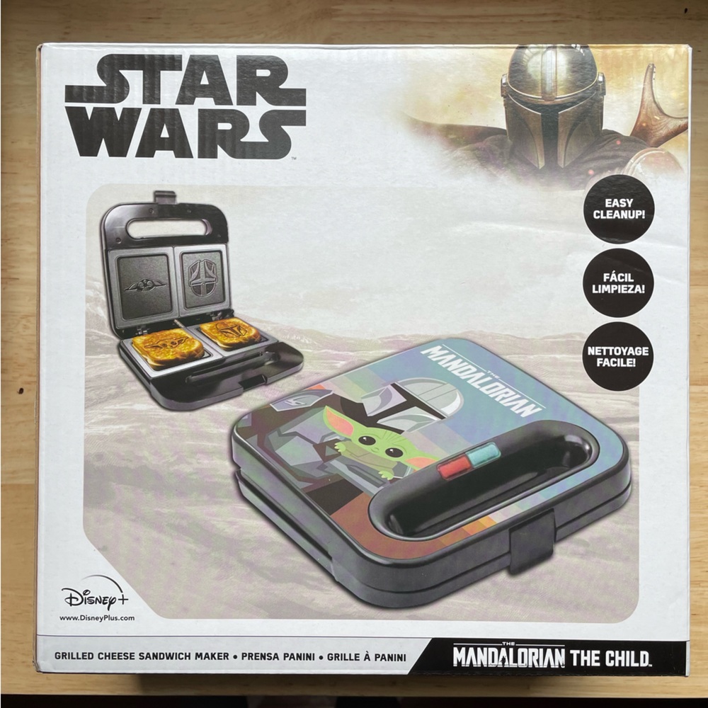 Star Wars Mandalorian Grilled Cheese Maker NWT